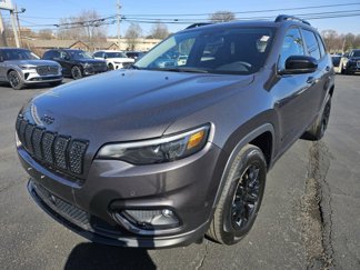 Used 2023 Jeep Cherokee Altitude Lux image 1