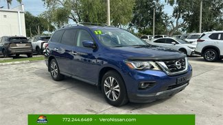 Used 2017 Nissan Pathfinder SV image 1