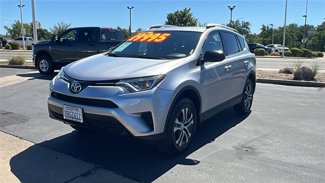 Used 2016 Toyota RAV4 LE image 1