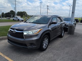 Used 2015 Toyota Highlander LE image 1