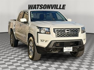 Used 2022 Nissan Frontier SV image 1