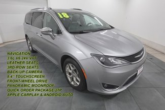 Used 2018 Chrysler Pacifica Limited image 1