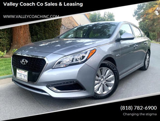 Used 2017 Hyundai Sonata SE image 1