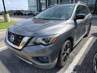 Used 2017 Nissan Pathfinder Platinum image 1