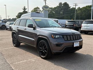 Used 2019 Jeep Grand Cherokee Altitude image 1