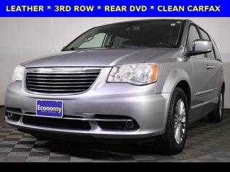 Used 2015 Chrysler Town & Country Touring-L w/ Driver Convenience Group image 1