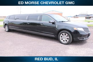 Used 2014 Lincoln MKT AWD image 1