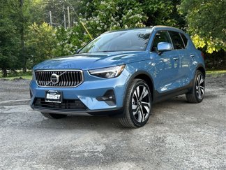 Certified 2023 Volvo XC40 B5 Plus w/ Protection Package Premier image 1
