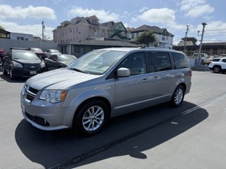 Used 2019 Dodge Grand Caravan SXT image 1