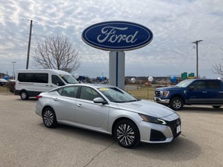 Used 2024 Nissan Altima 2.5 SV w/ SV Premium Package image 1