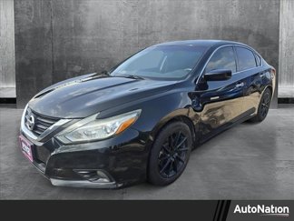Used 2017 Nissan Altima 2.5 SV image 1
