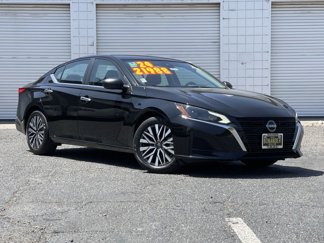 Used 2024 Nissan Altima 2.5 SV image 1