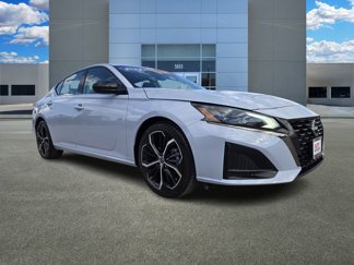 Used 2023 Nissan Altima 2.5 SR image 1