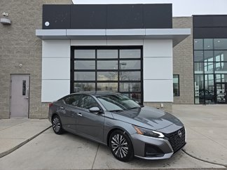 Used 2023 Nissan Altima 2.5 SV image 1