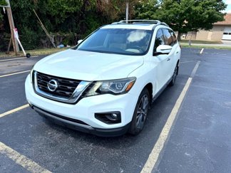 Used 2017 Nissan Pathfinder Platinum image 1