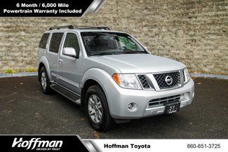 Used 2009 Nissan Pathfinder SE image 1