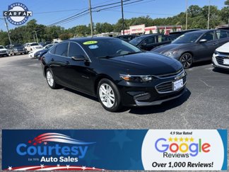 Used 2018 Chevrolet Malibu LT w/ Driver Confidence Package image 1