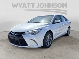 Used 2017 Toyota Camry SE image 1