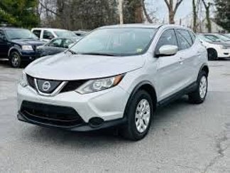 Used 2019 Nissan Rogue S image 1