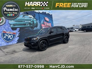 Used 2019 Jeep Grand Cherokee Laredo image 1