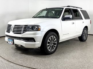 Used 2015 Lincoln Navigator 4WD image 1