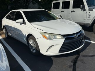 Used 2015 Toyota Camry LE image 1