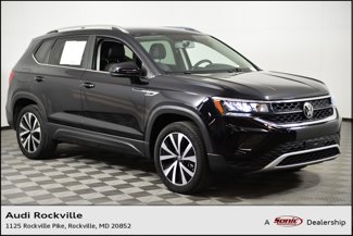 Used 2022 Volkswagen Taos SE image 1