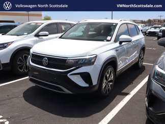 Certified 2022 Volkswagen Taos SE image 1