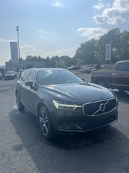 Used 2018 Volvo XC60 T5 Momentum w/ Vision Package image 1