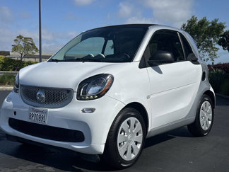 Used 2017 smart fortwo pure image 1
