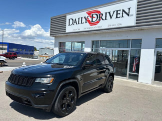 Used 2018 Jeep Grand Cherokee Laredo image 1