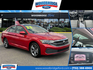 Used 2023 Volkswagen Jetta SE image 1