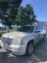 Used 2012 GMC Yukon XL SLT w/ SLT Chrome Package image 1