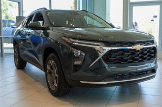 New 2025 Chevrolet Trax LT w/ Driver Confidence Package image 1