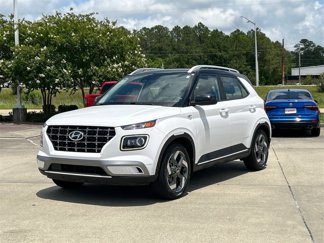 Used 2023 Hyundai Venue Limited image 1