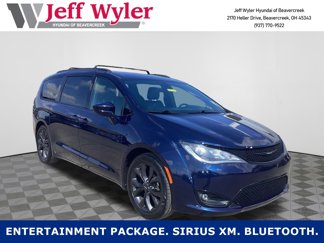 Used 2018 Chrysler Pacifica Touring-L w/ Premium Audio Group image 1