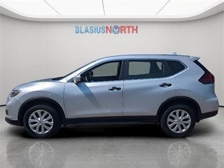 Used 2019 Nissan Rogue S image 1