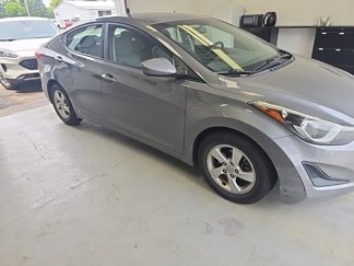 Used 2014 Hyundai Elantra SE image 1
