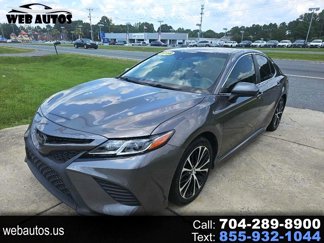 Used 2018 Toyota Camry SE image 1