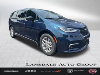 New 2025 Chrysler Pacifica Select image 1