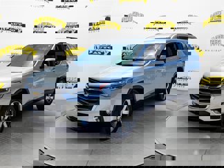 Used 2020 Chevrolet Traverse LT w/ LT Premium Package image 1