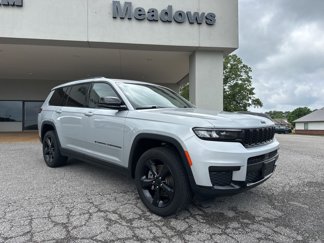 Used 2023 Jeep Grand Cherokee L Laredo image 1