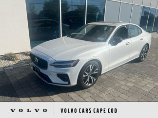 Used 2024 Volvo S60 B5 Core image 1