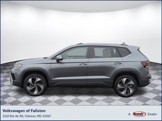 New 2025 Volkswagen Taos SE image 1