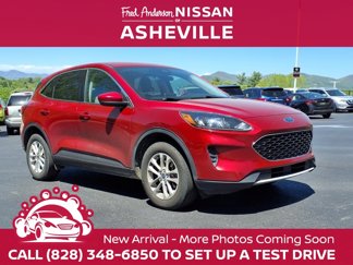 Used 2020 Ford Escape SE image 1