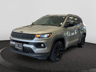 Used 2022 Jeep Compass Latitude image 1