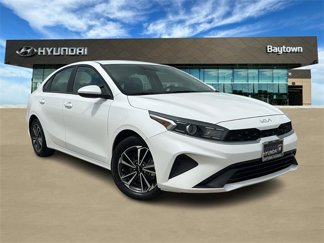 Used 2023 Kia Forte LXS image 1