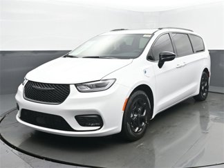 New 2025 Chrysler Pacifica Select image 1