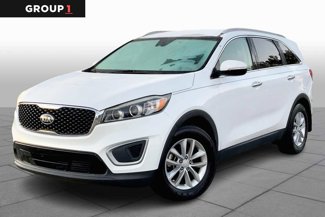 Used 2017 Kia Sorento LX w/ LX Convenience Package image 1