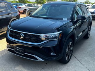 New 2024 Volkswagen Taos SE image 1